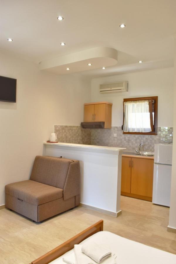 Kapsogeorgis Rooms Kinira Exterior foto