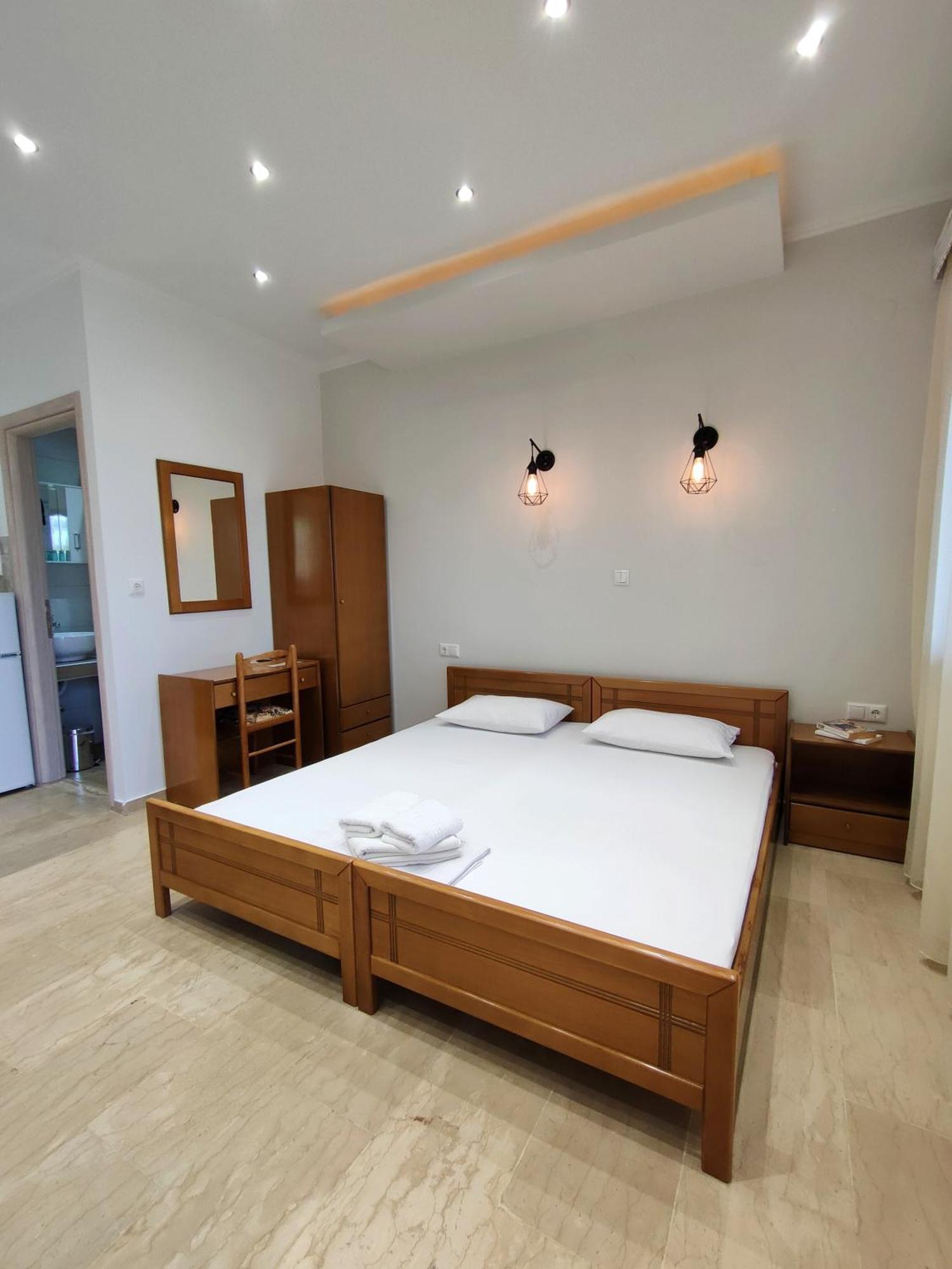 Kapsogeorgis Rooms Kinira Zimmer foto